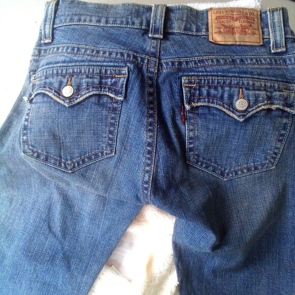 Levi's 542 Medium Wash Bootcut Low-Rise Jeans Size: 8M Regular Length - Picture 8 of 8